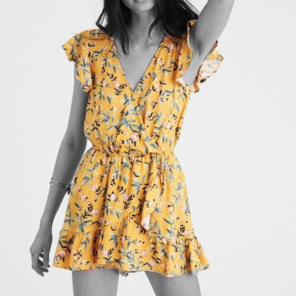 Floral romper dress 🖤